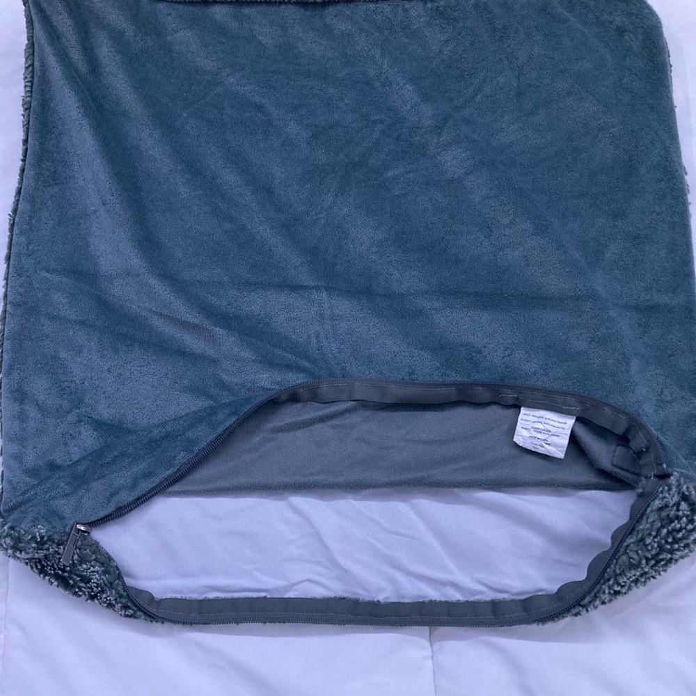 UGG Soft Faux (19" X 19") Gray Pillow Case - Picture 4 of 8